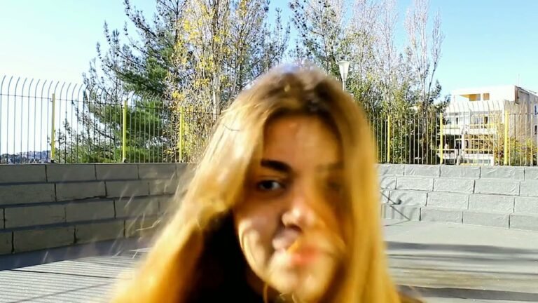 Ντύσου άνθρωπος και φύγε – Ειδικό Γυμνάσιο-Λύκειο Κωφών και Βαρηκόων Θεσσαλονίκης